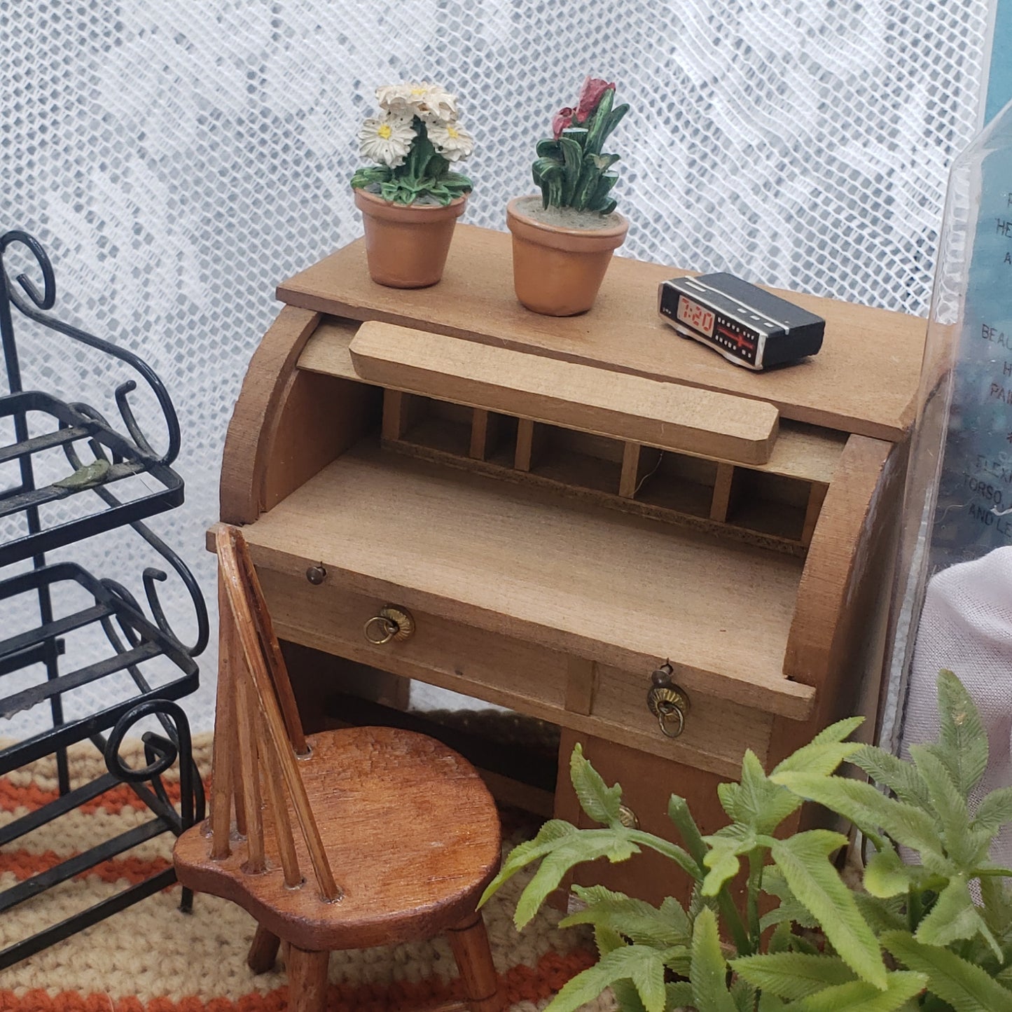 Dollhouse 1:12 Lot ~ Bakers Rack, Desk, Lady, Chairs, Etc.