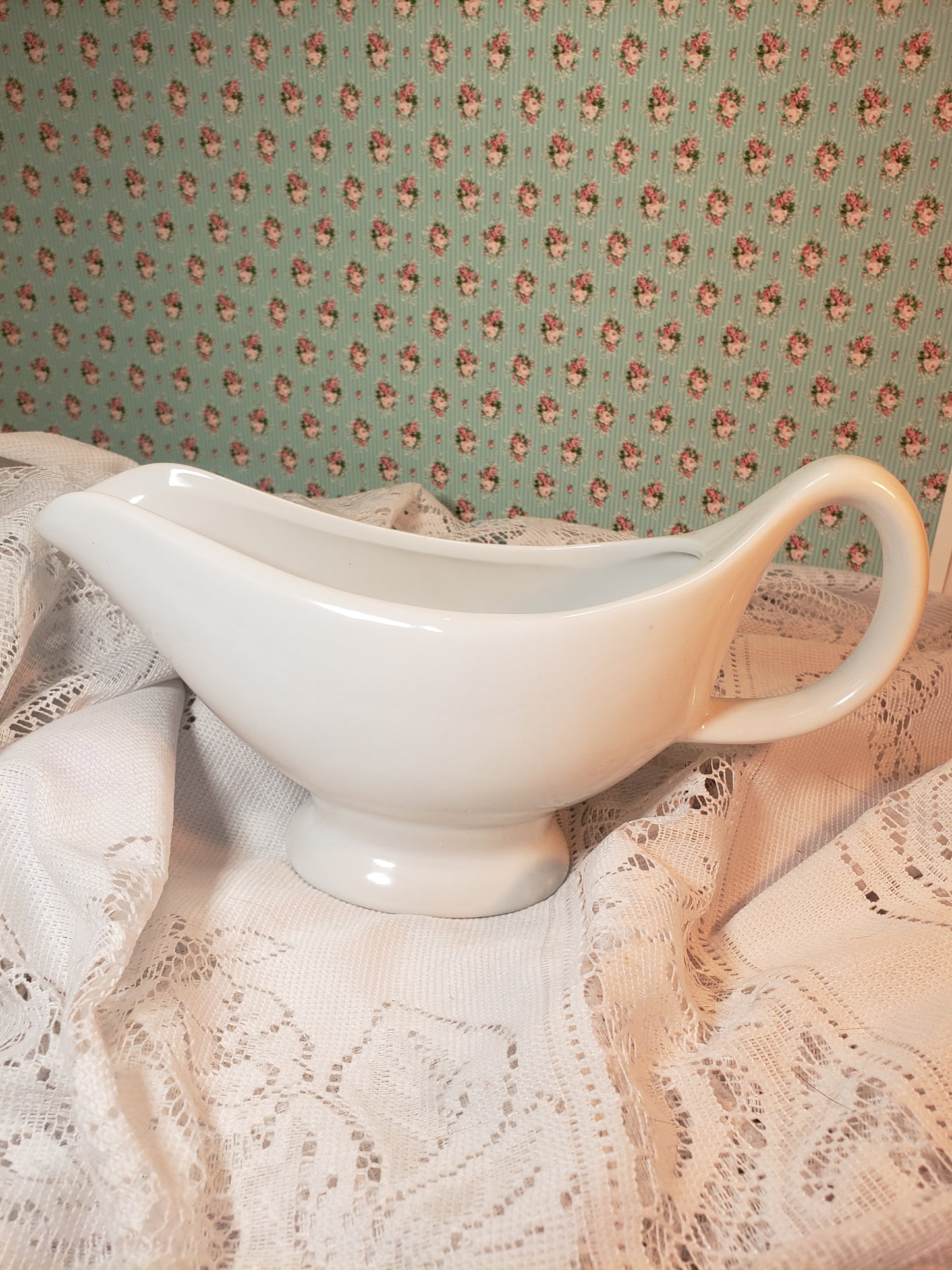 White gravy boat ~ Marked ND Warwick