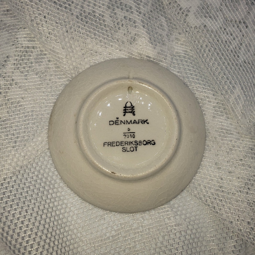 Small Blue and White plate for the wall.